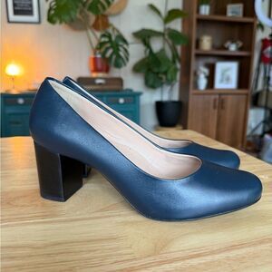 Navy Blue Marc Joseph Midtown Pumps Like New - Size 7.5 Women’s